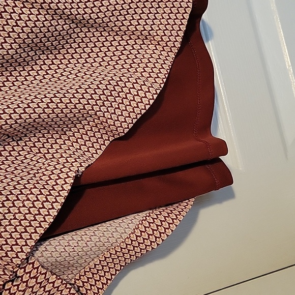 Vero Moda Burgundy and Cream Patterned Mini Dress w Key Hole Back - Picture 7 of 8